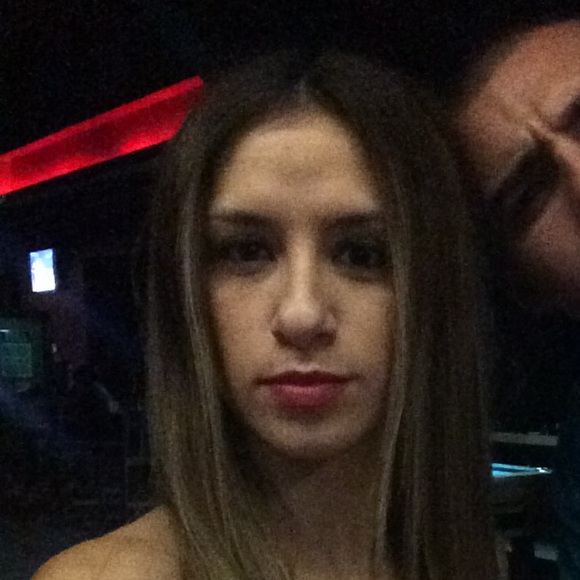 Meet your Posher, Daniela - Picture 1 of 1